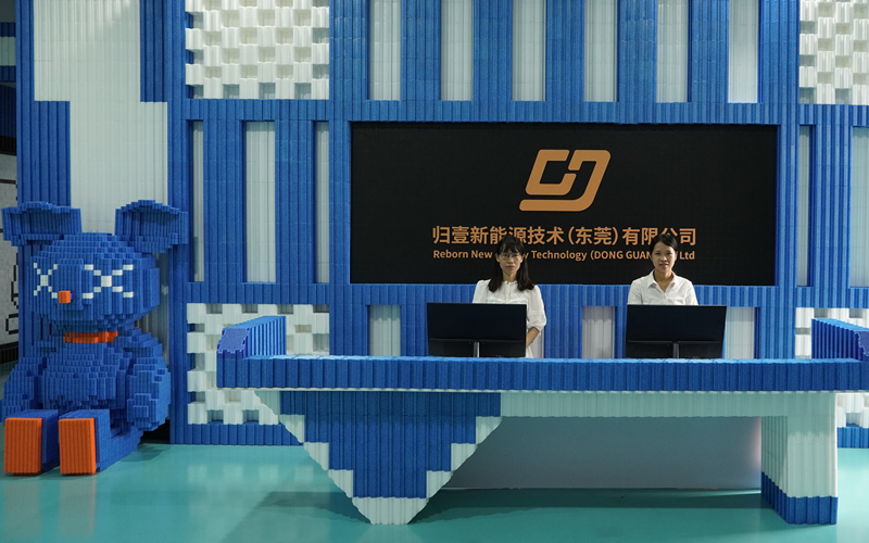 石墨烯革命：新材料之王如何颠覆新能源与电子产业？